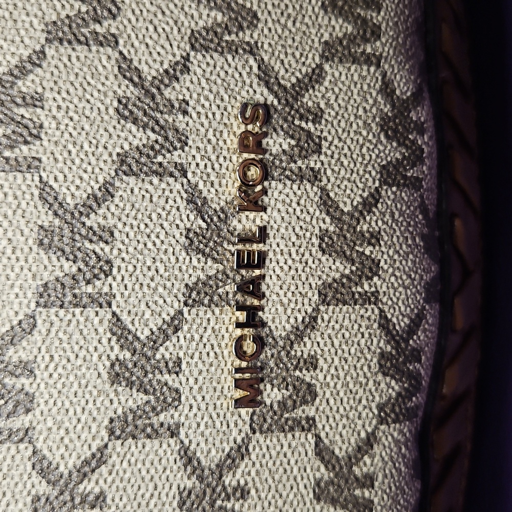 Rare Michael Kors Cream and Brown Logo Bag - Picture 2 of 16